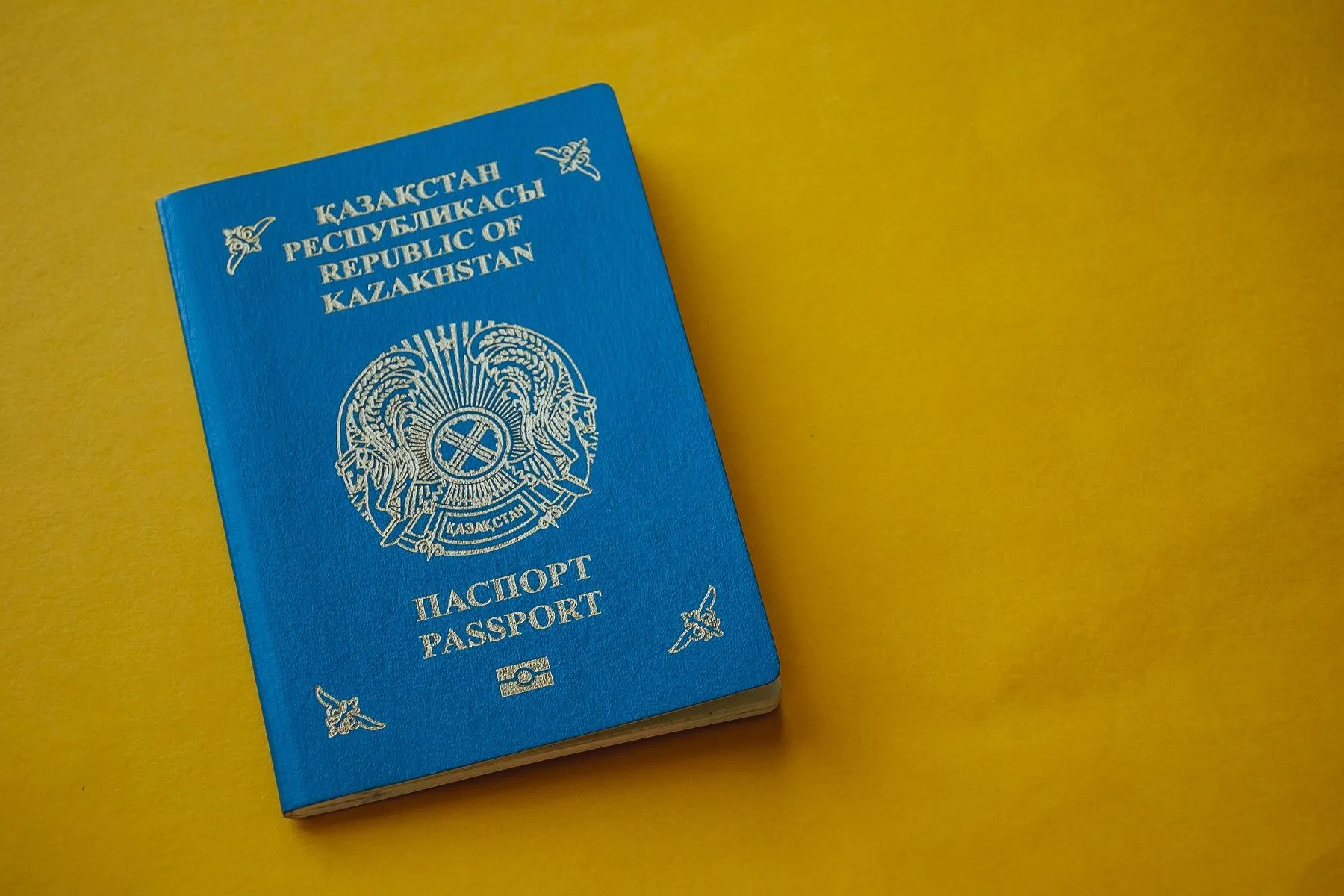 В РК выявляют факты использования недействительных паспортов