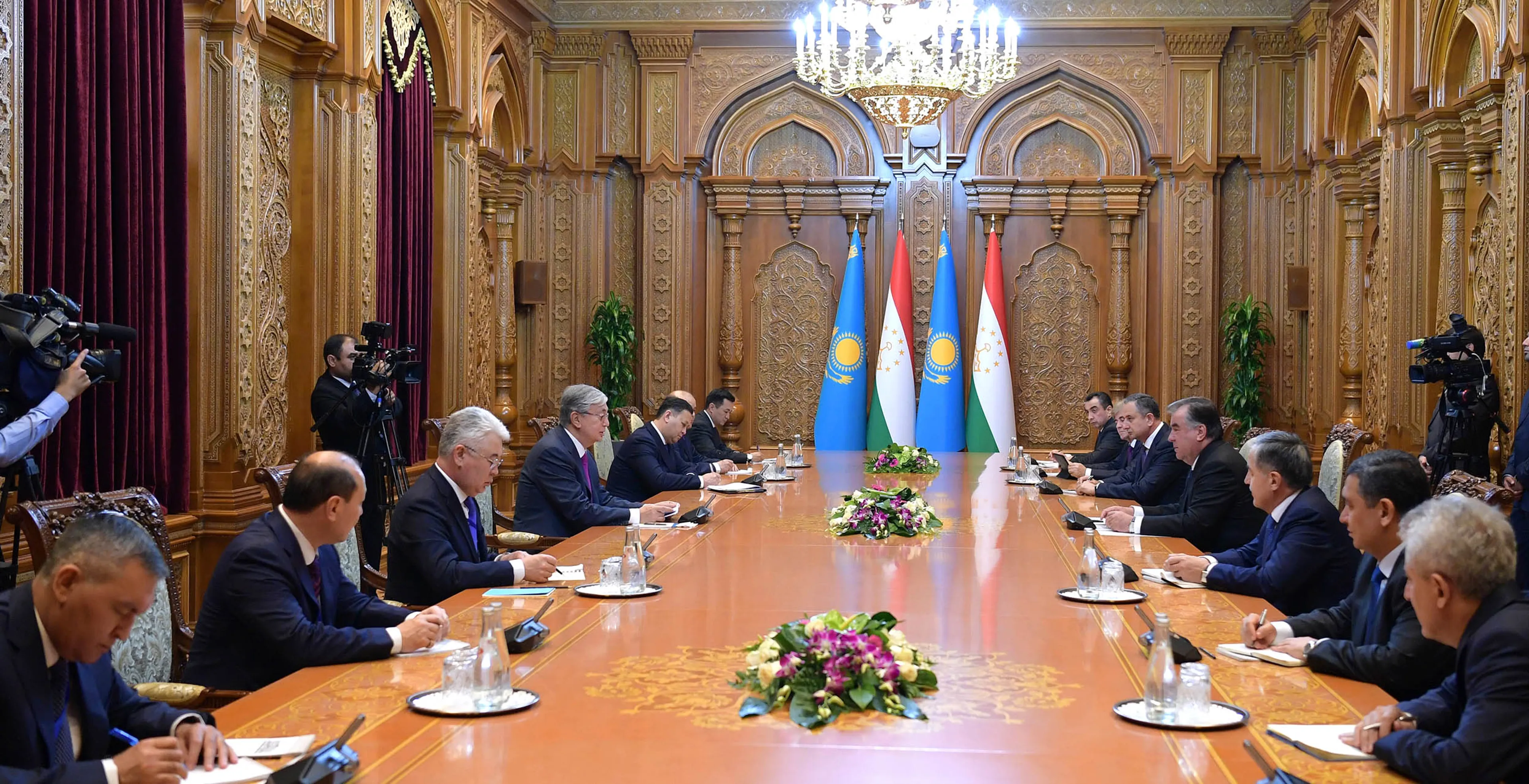 Капитал - Касым-Жомарт Токаев встретился с Эмомали Рахмоном