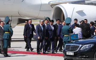 Капитал - Президент прибыл в Бишкек для участия в саммите ШОС