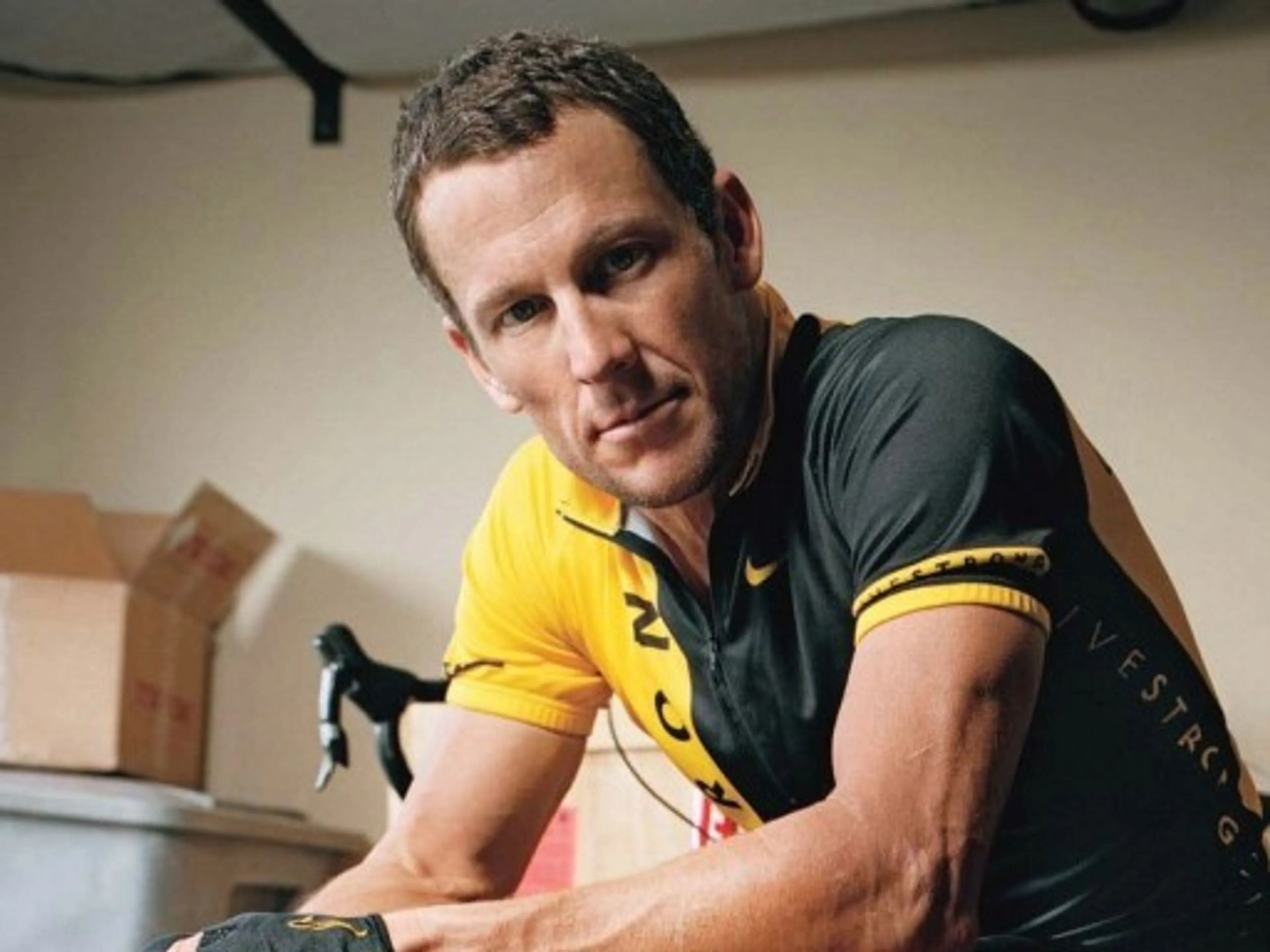 Капитал - Армстронг выступит на соревнованиях по плаванию