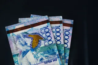 Капитал - Нацвалюта к доллару укрепилась на более чем 3 тенге