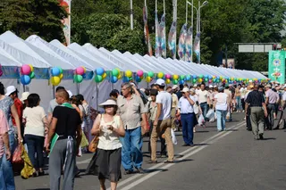 Капитал - Акимы Алматы и Жамбылской области оценили продукты на ярмарке