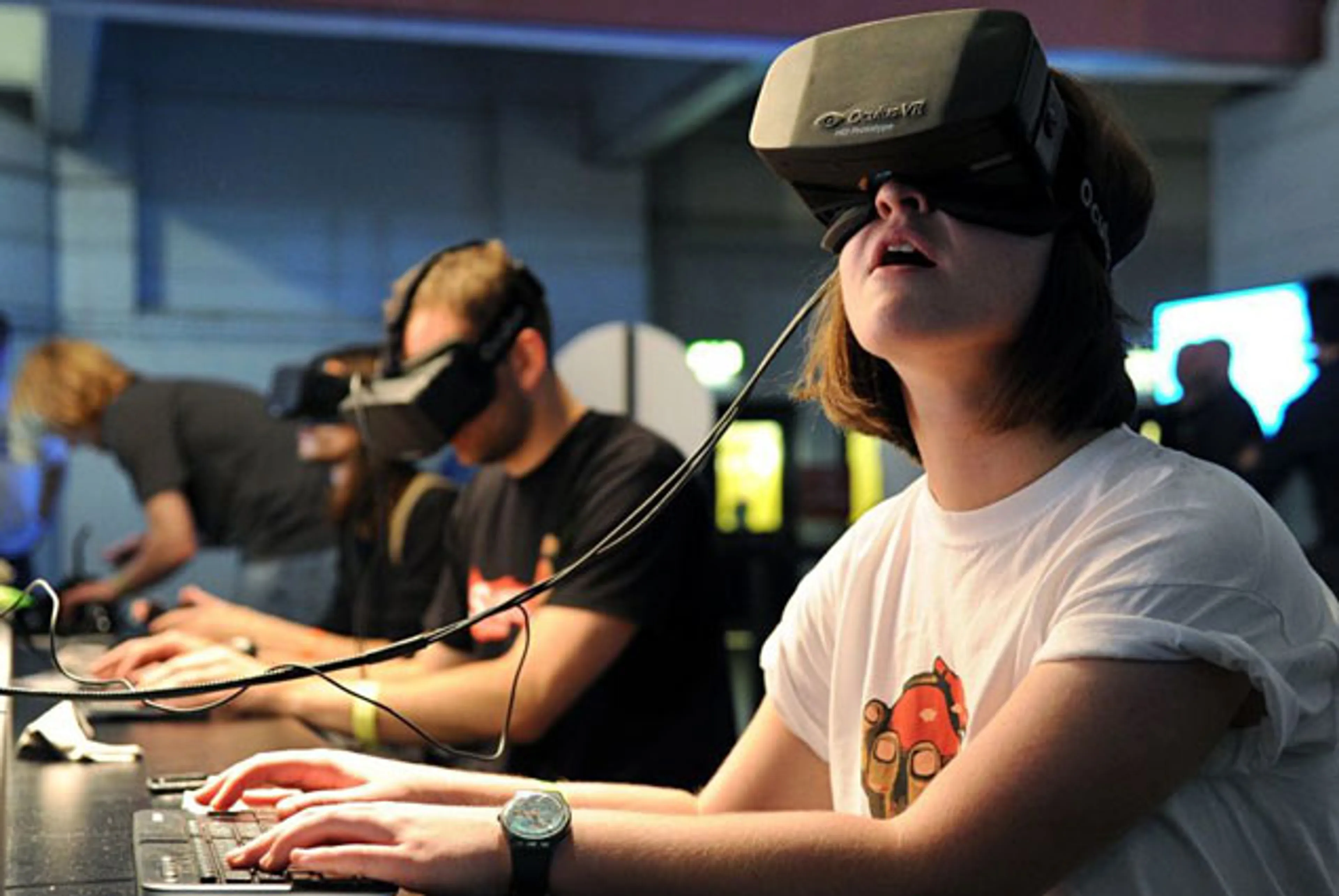 Капитал - Facebook работает над созданием виртуальной реальности в соцсетях