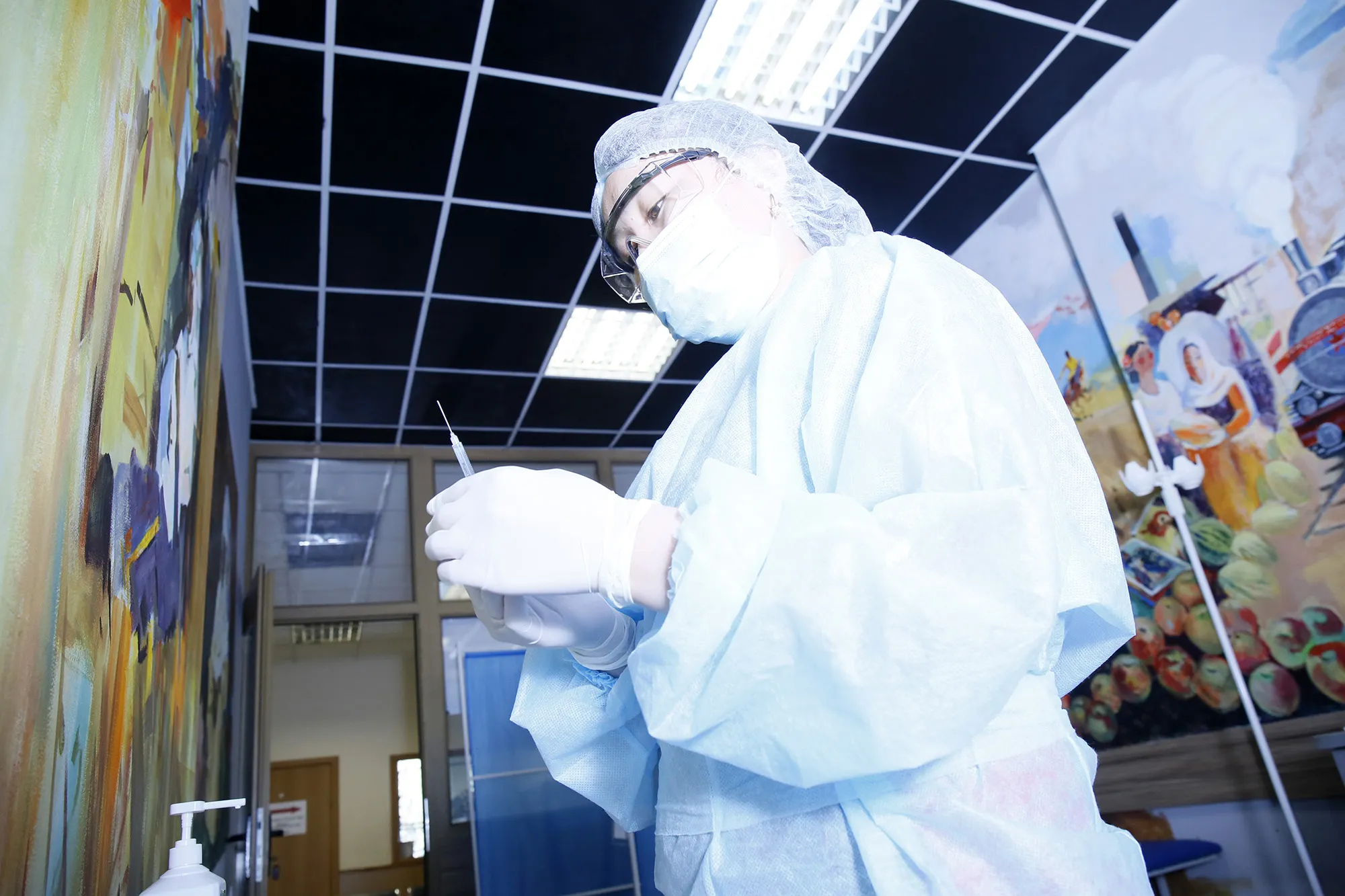 Как в Алматы будут вакцинировать подростков и беременных