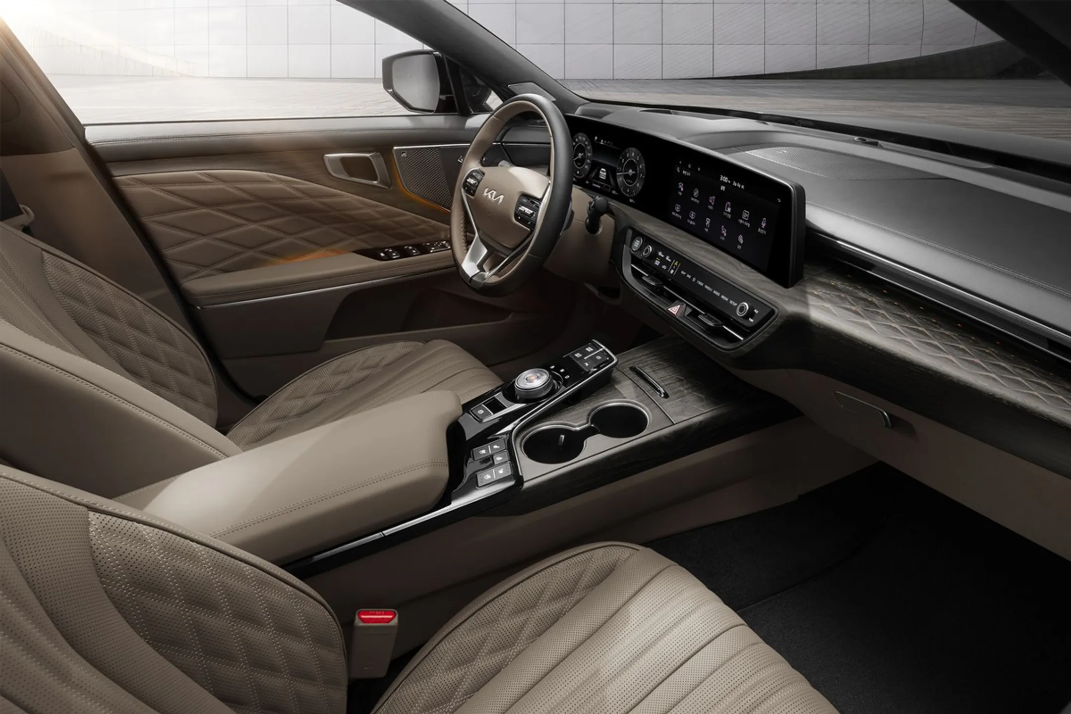 Tesla за биткоины, K8 без секретов и экстремальная Huayra R - Image Kapital.kz