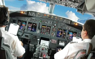 Капитал - Авиапроизводители оставят самолеты без вторых пилотов