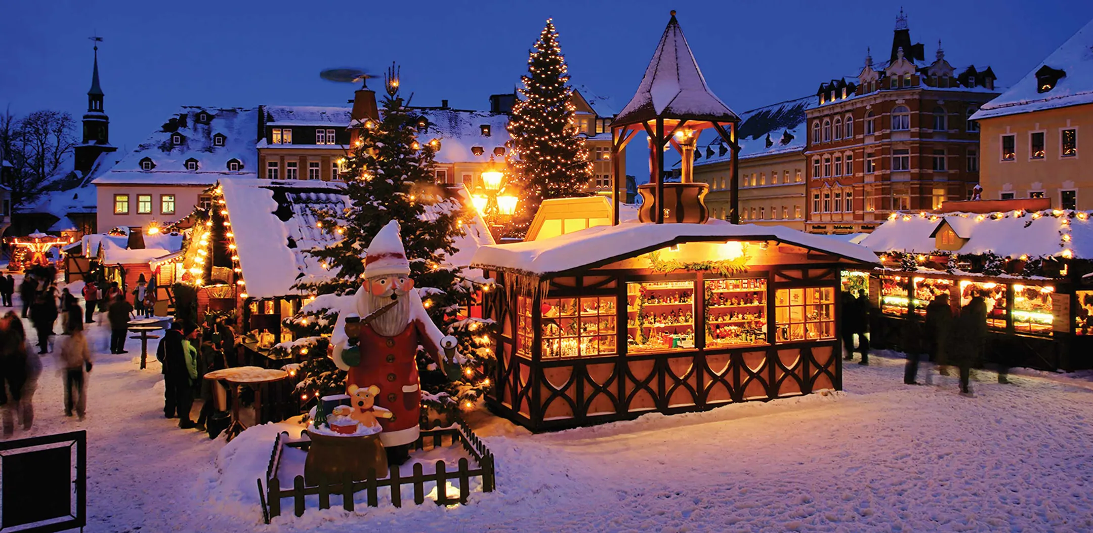 Встретить нашествие новогодних героев в Праге