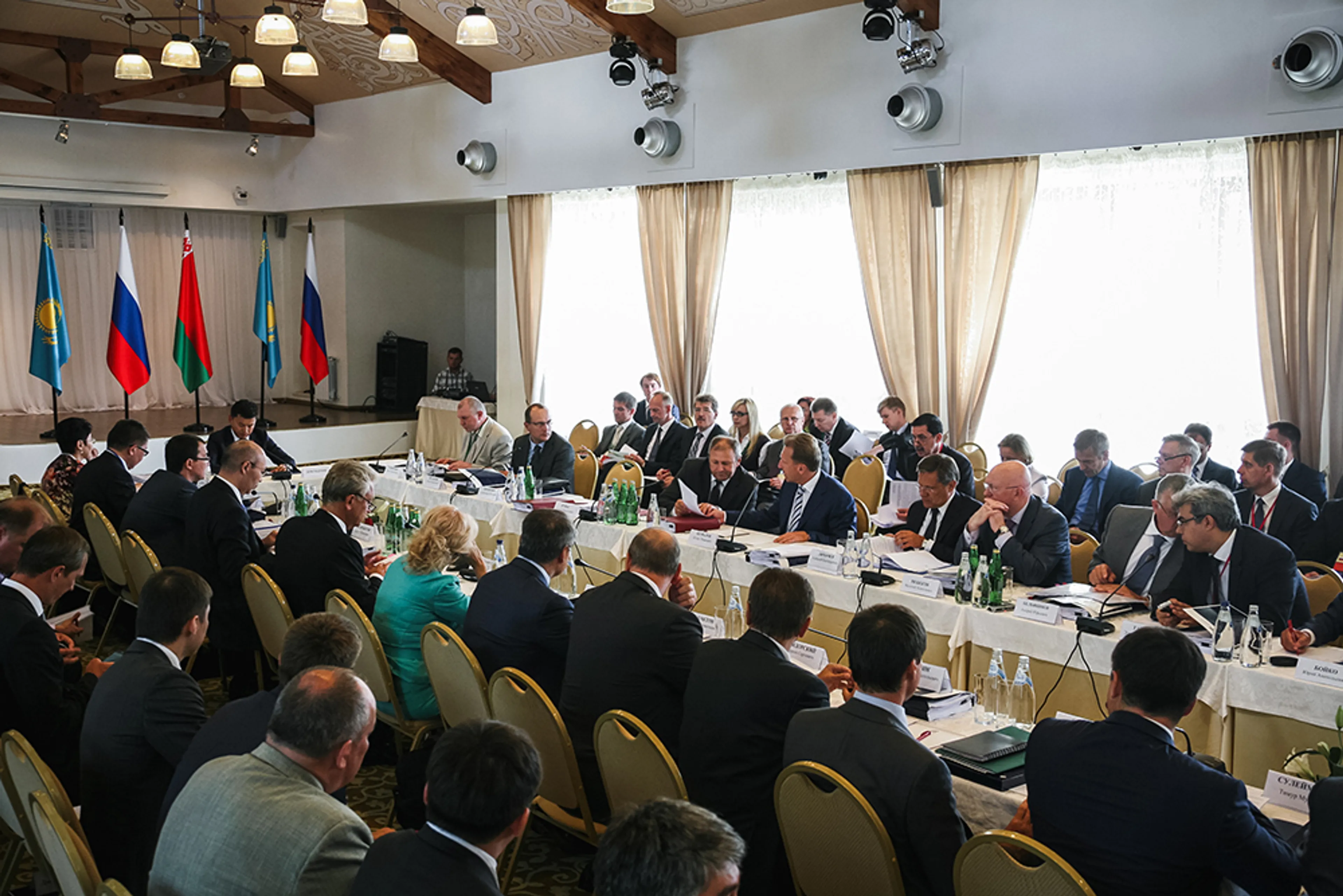 Капитал - ЕЭК снижает ввозные пошлины на 4800 товарных позиций