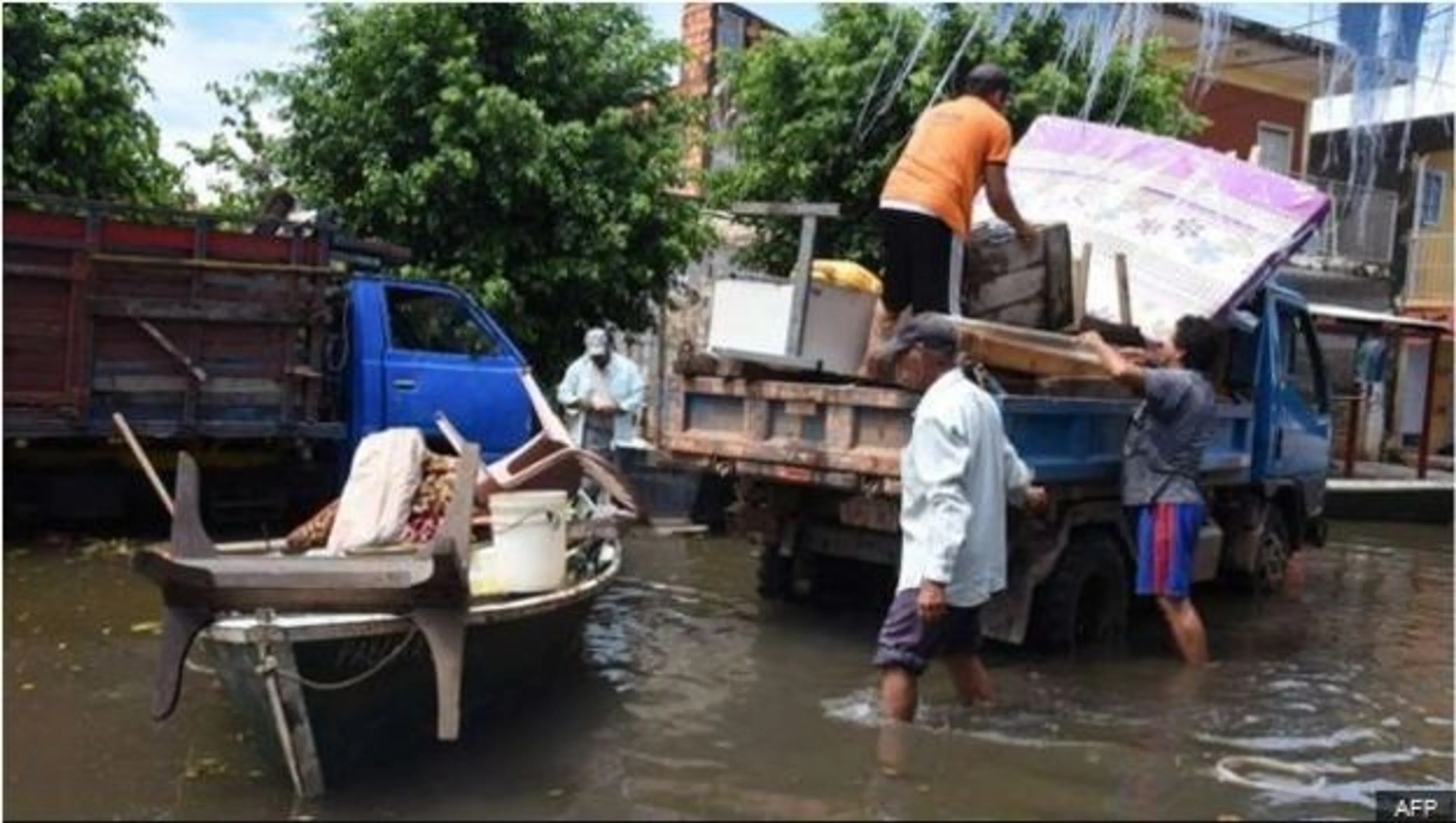 Капитал - Наводнение в Южной Америке: 150 тысяч человек покинули свои дома