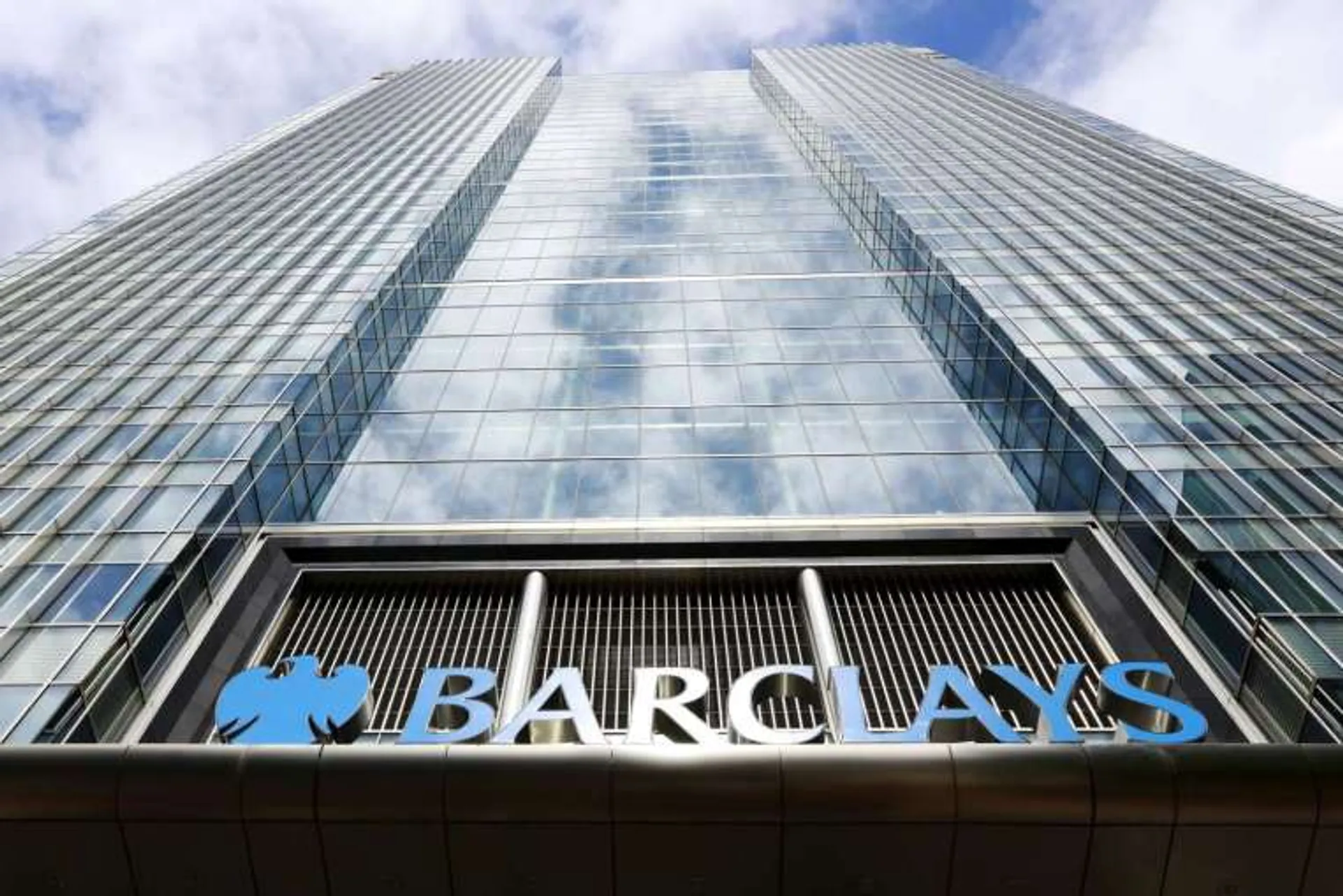 Капитал - Власти США подали в суд на Barclays