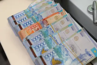 Капитал - На дневной сессии доллар торговался по 378,4 тенге