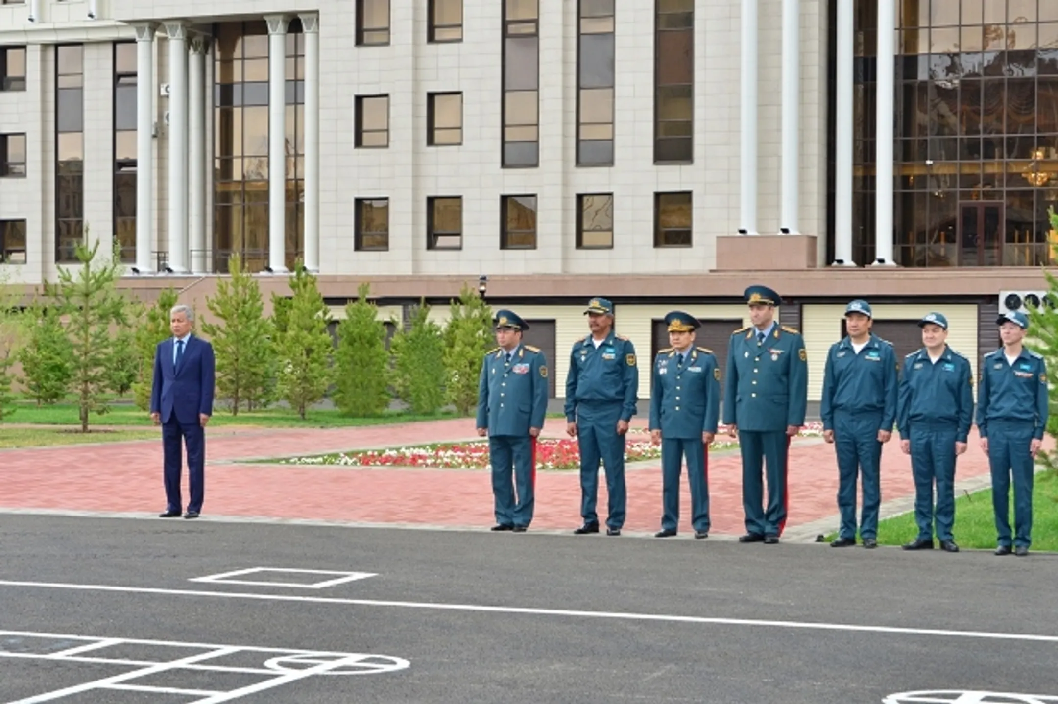 Рабочий день в Минобороны начался с минуты молчания - Image Kapital.kz
