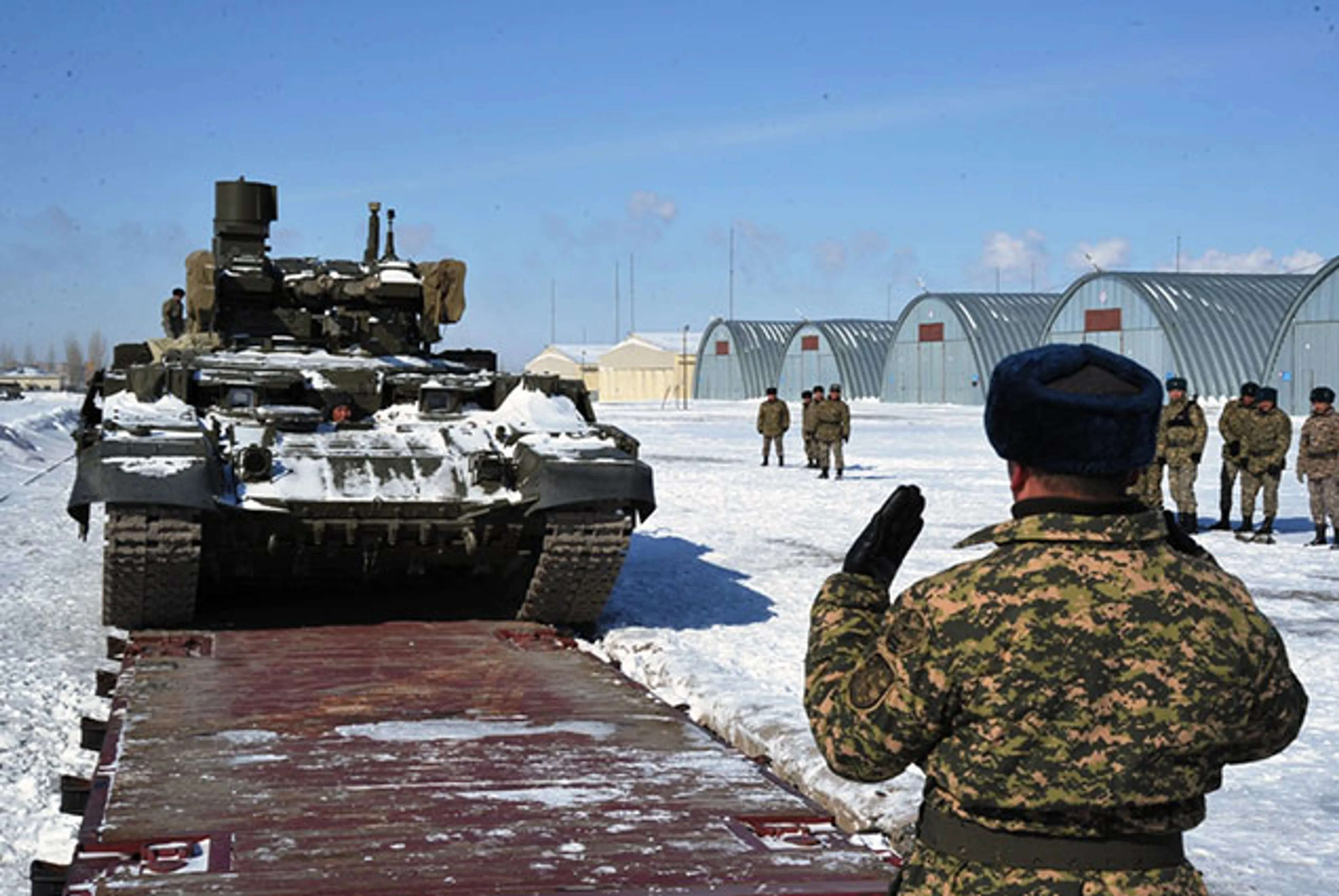 Капитал - Военная техника для парада прибыла в Астану
