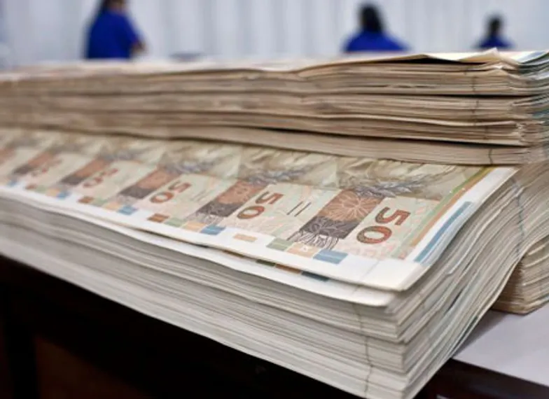 Капитал - Бразилия пытается остановить падение реала