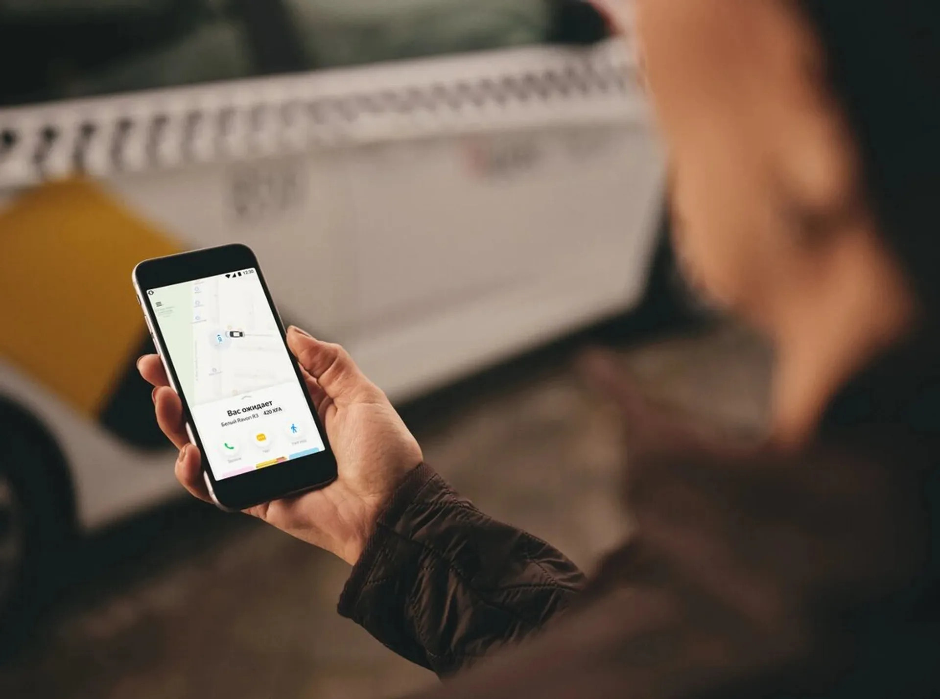 Капитал - Сервис Яндекс.Такси запустил в Алматы доставку посылок для корпоративных клиентов