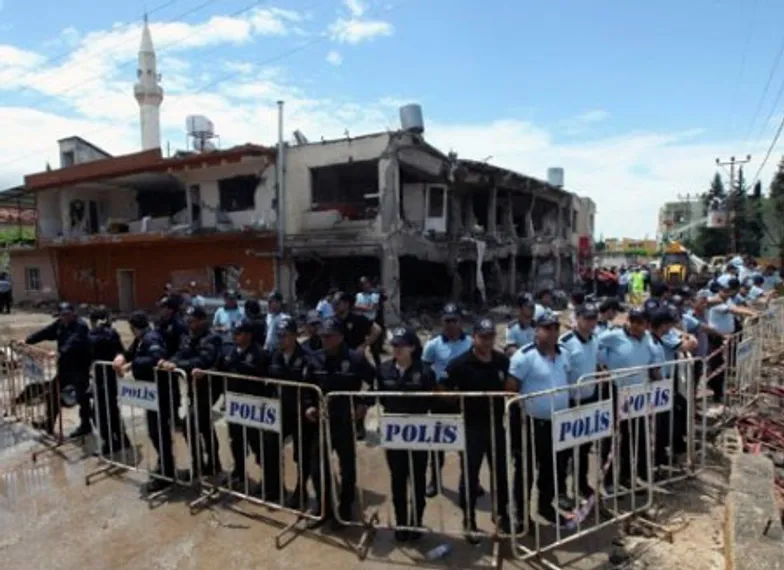 Капитал - У офиса правящей партии Турции взорвана граната