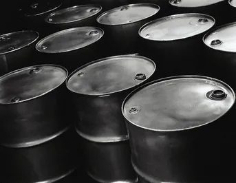 Казахстанские пограничники задержали 24 тонны нефти из России