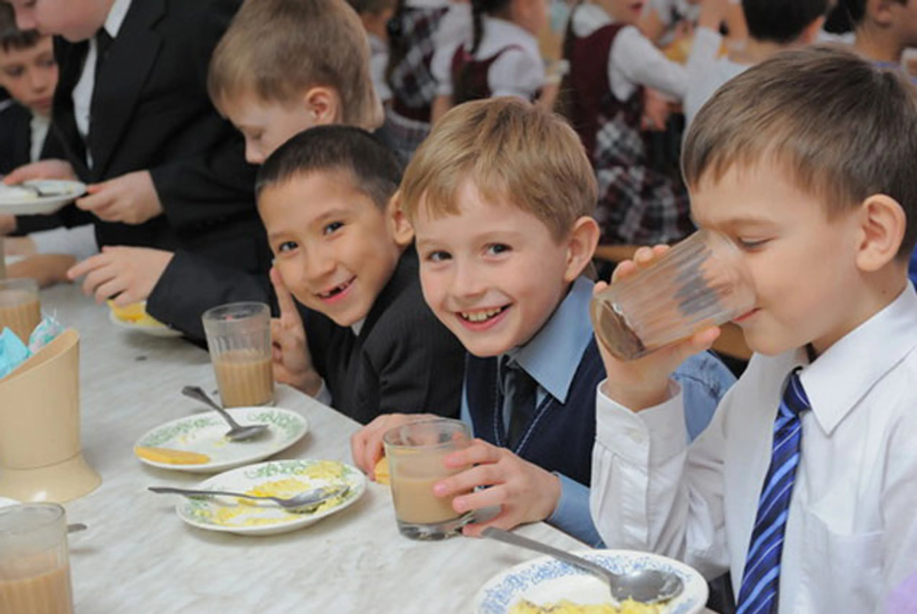 Капитал - Около 500 тыс. школьников обеспечат бесплатным питанием