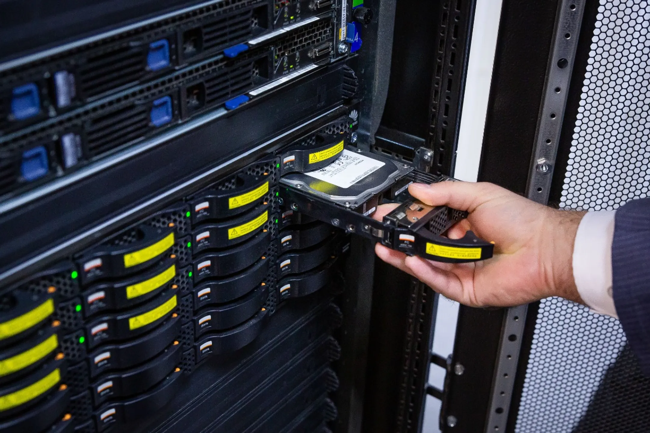 Александр Лезговко: Мы понимаем, насколько важна качественная связь в это непростое время - Image Kapital.kz