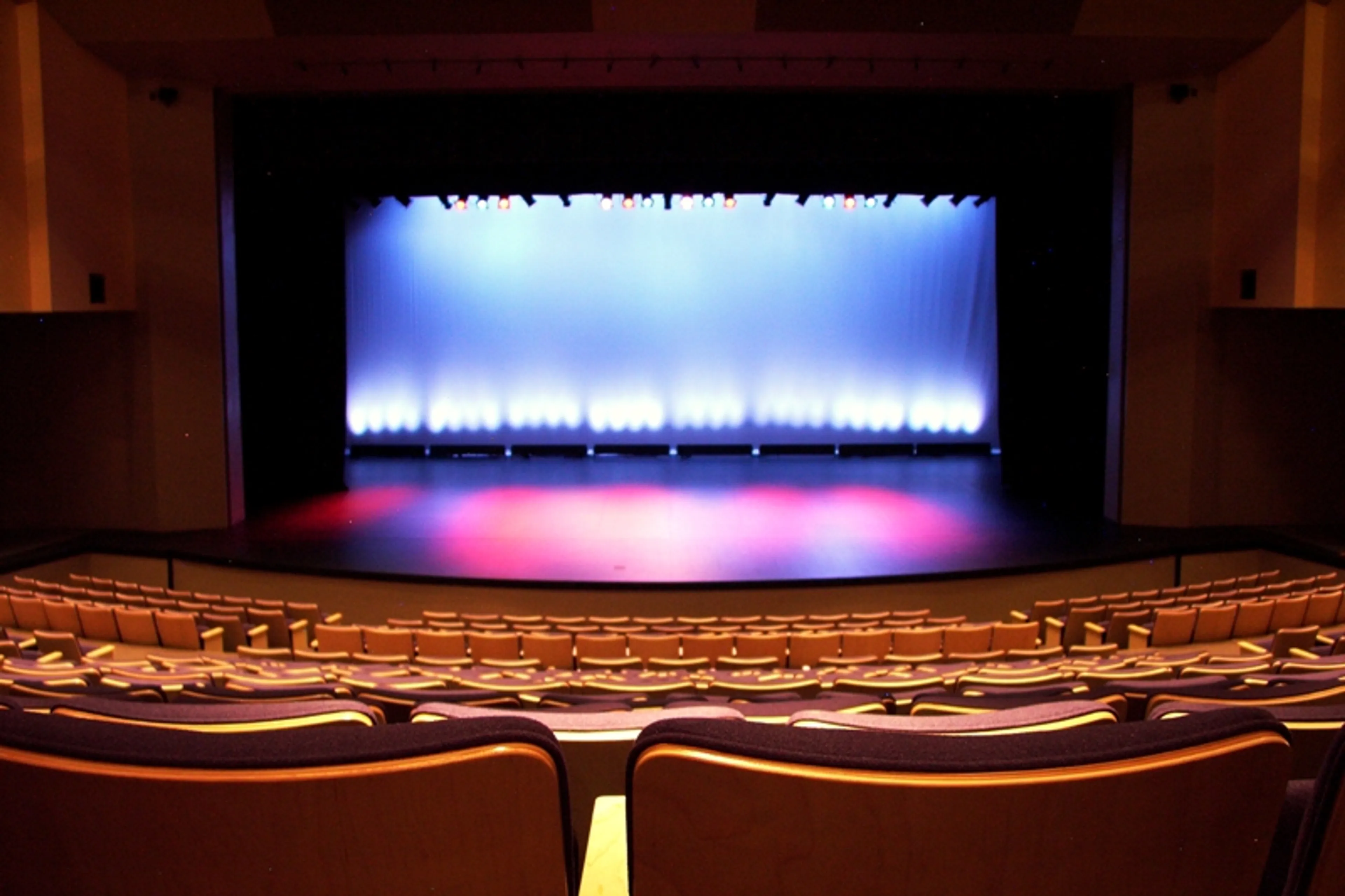 Капитал - Алматы не хватает частных сцен