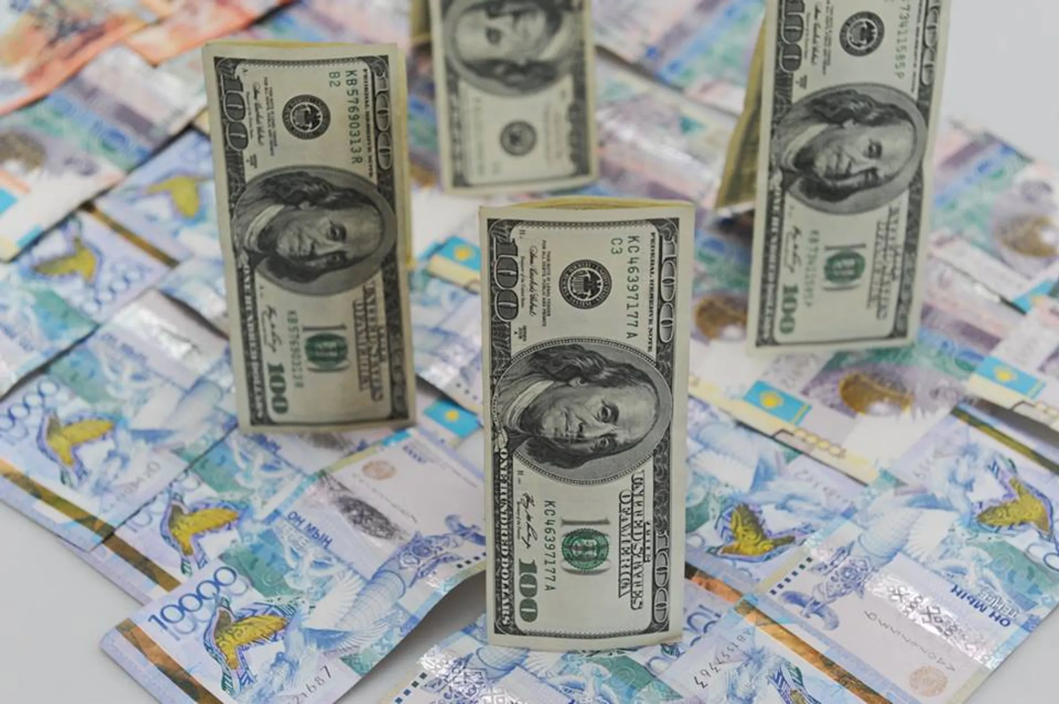 Тенге к доллару продолжил дешеветь - Image Kapital.kz