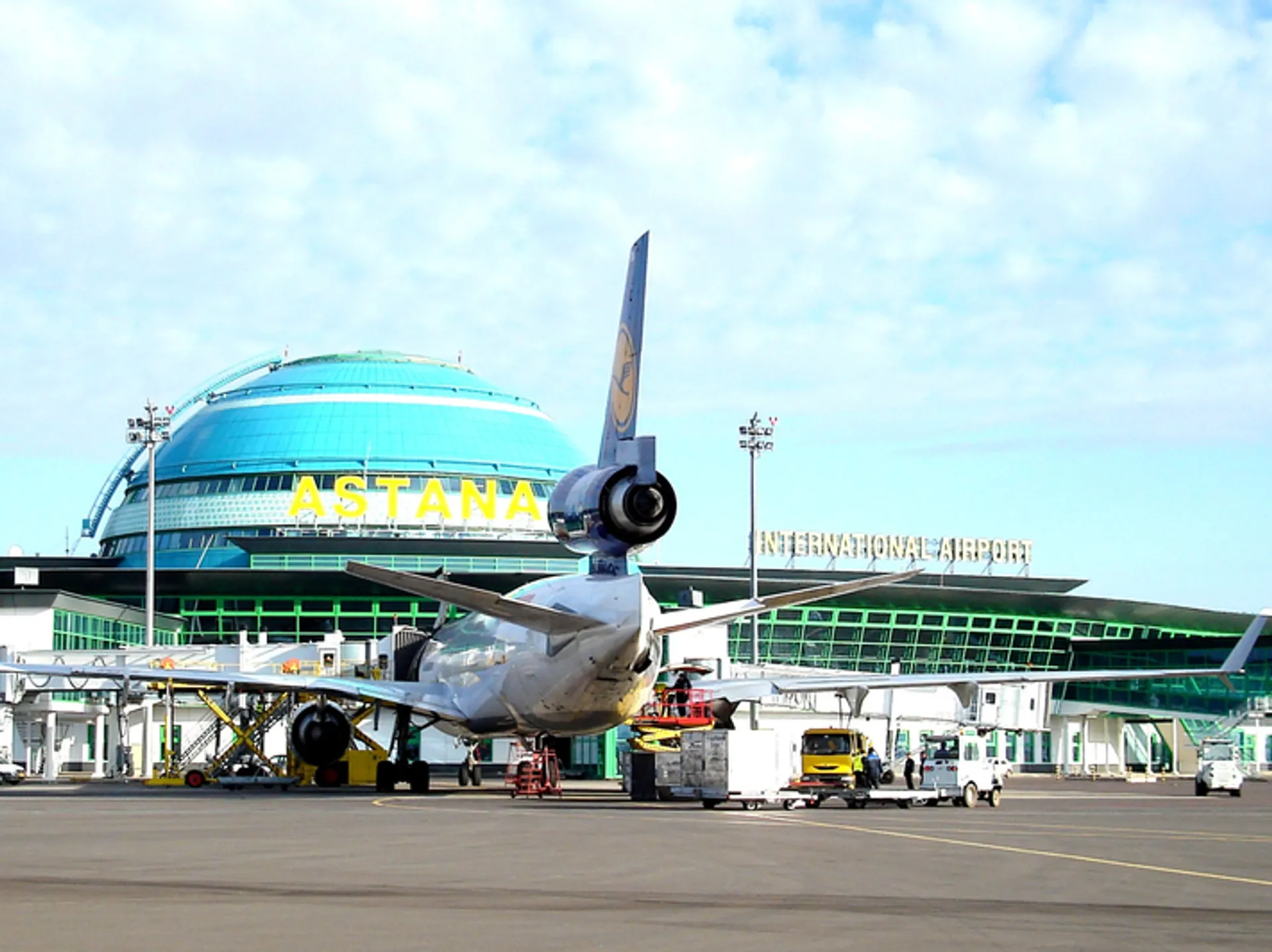 Капитал - Возле аэропорта Астаны парковка будет платной