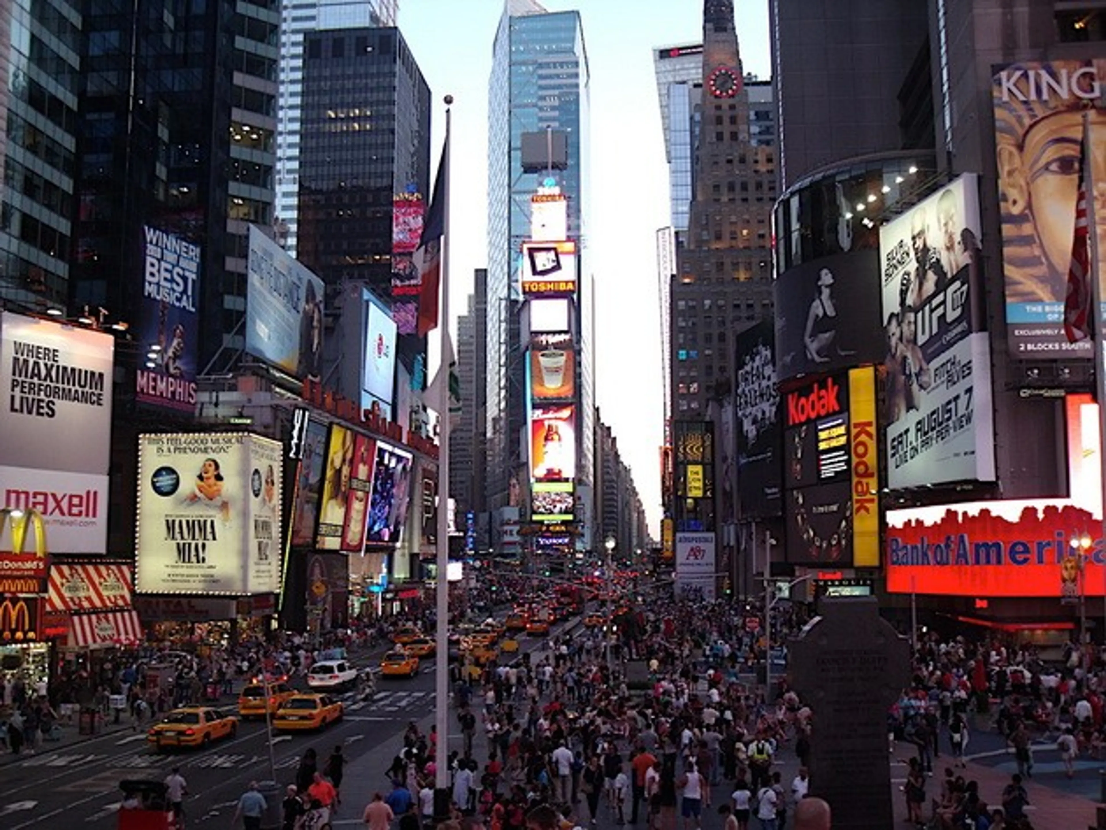 Капитал - Топ-20 популярных в Instagram мест