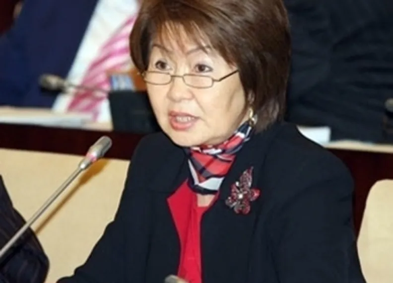 Капитал - Выплачивать пособия работающим женщинам, имеющим детей до 1 года