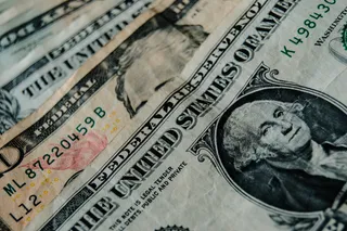 Капитал - Курс держится возле отметки 384 тенге за доллар