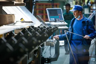 Капитал - В Алматы выпускают безопасное стекло