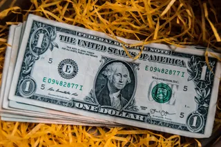 Капитал - На KASE доллар подорожал до 387 тенге