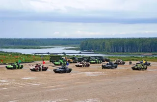 Капитал - Казахстанцы триумфально завершили первый заезд «Танкового биатлона»