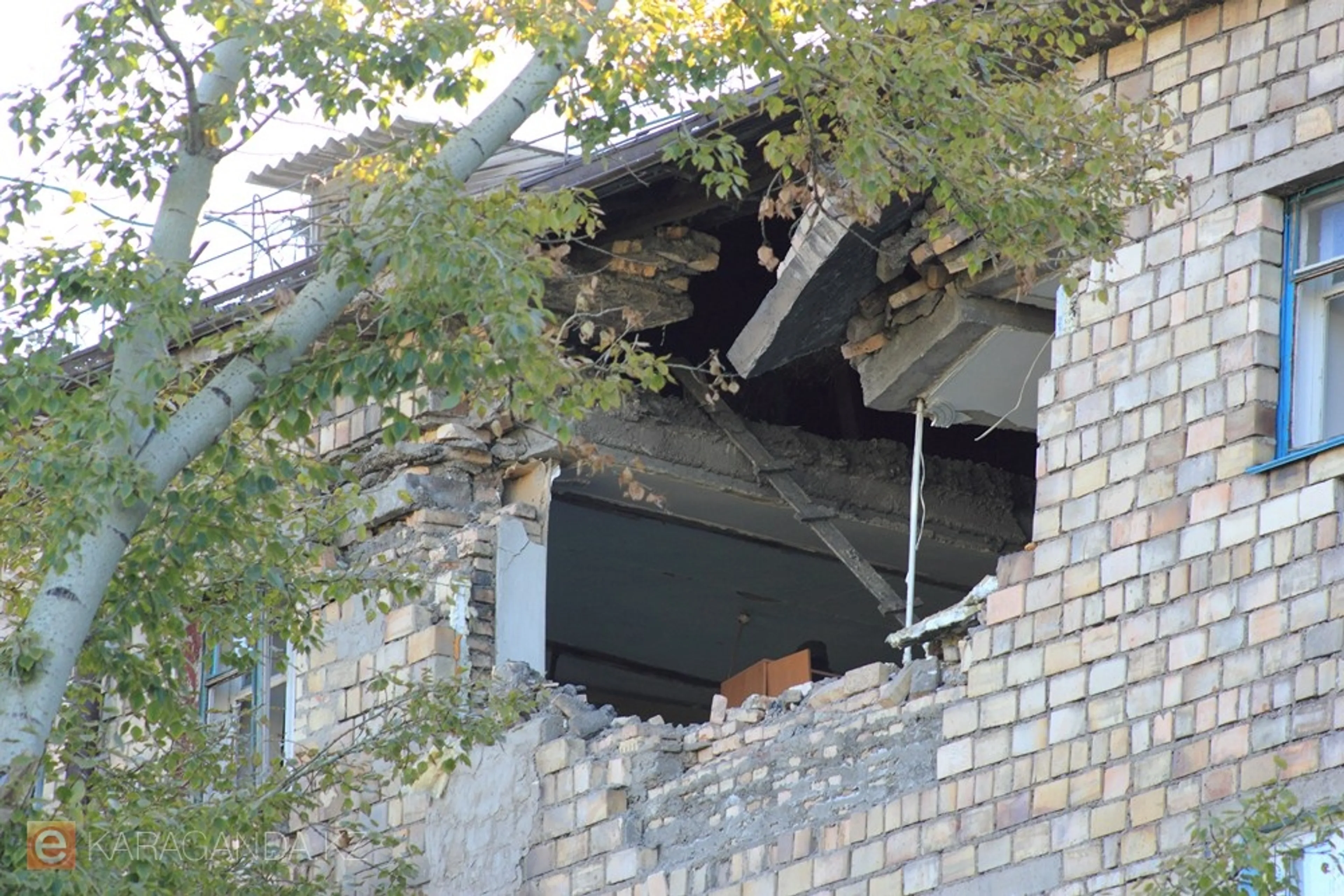 Капитал - В результате взрыва дома в Караганде погибли 3 человека