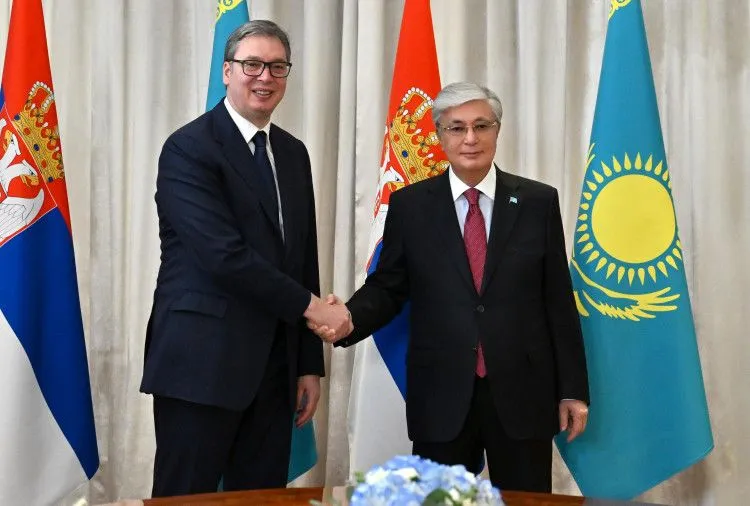 Глава государства провел переговоры с президентом Сербии 