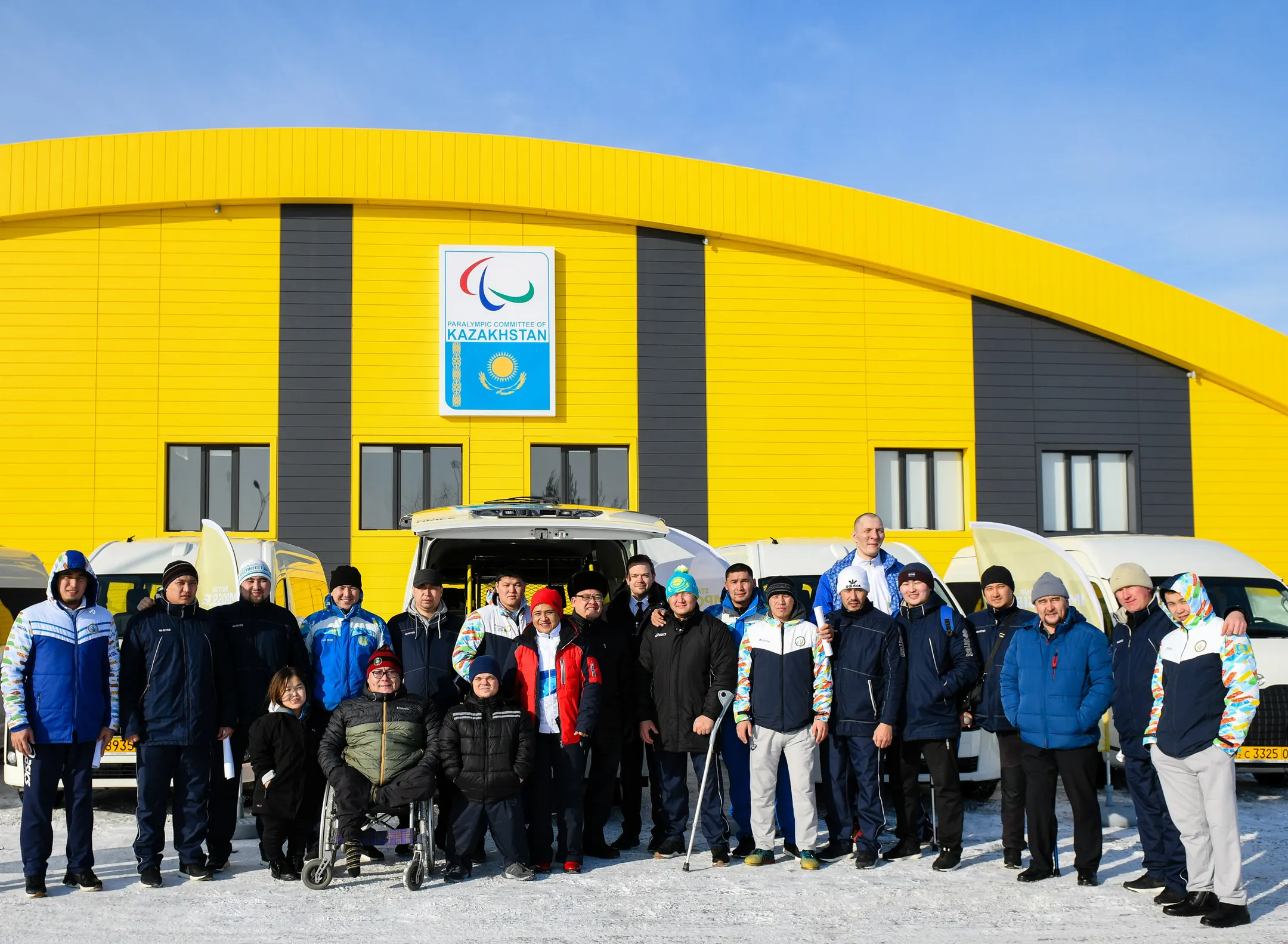 Тойота передала Паралимпийскому комитету 6 микроавтобусов - Image Kapital.kz