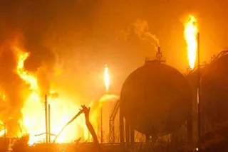 Капитал - Пожар цистерн с нефтью локализован