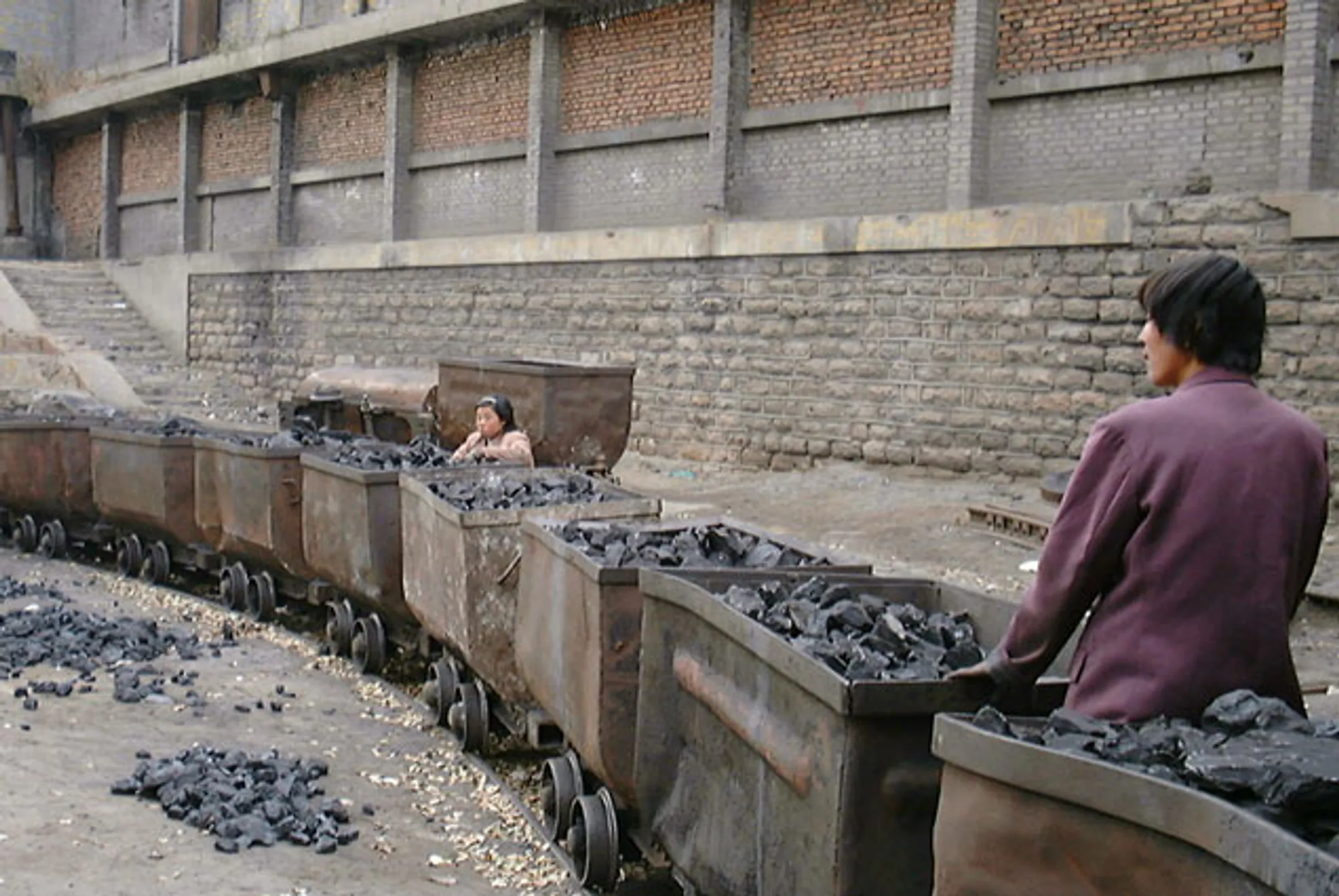 В Китае закроют более 2 тысяч угольных шахт - Image Kapital.kz