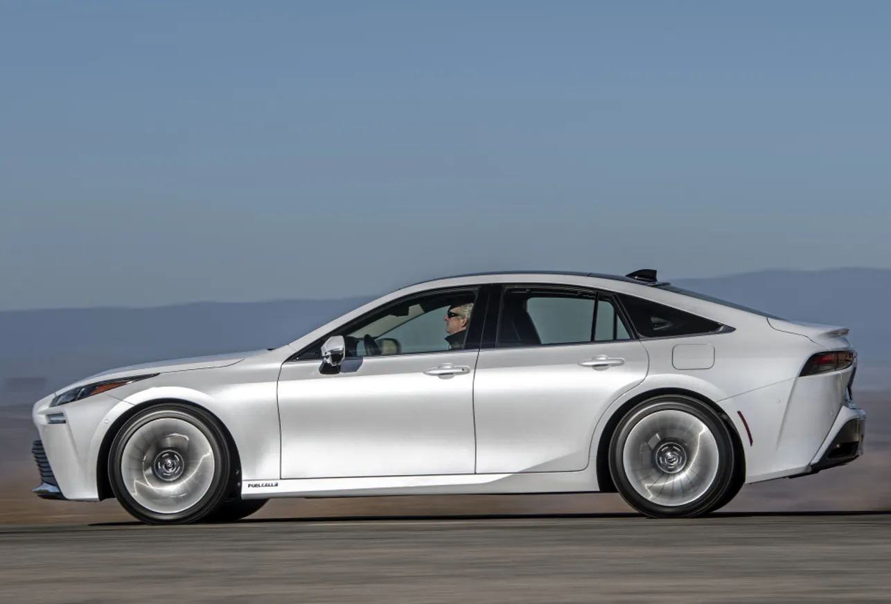 Новый Audi A5, рестайлинг Cadillac Escalade и иск из-за Toyota Mirai - фото kapital.kz