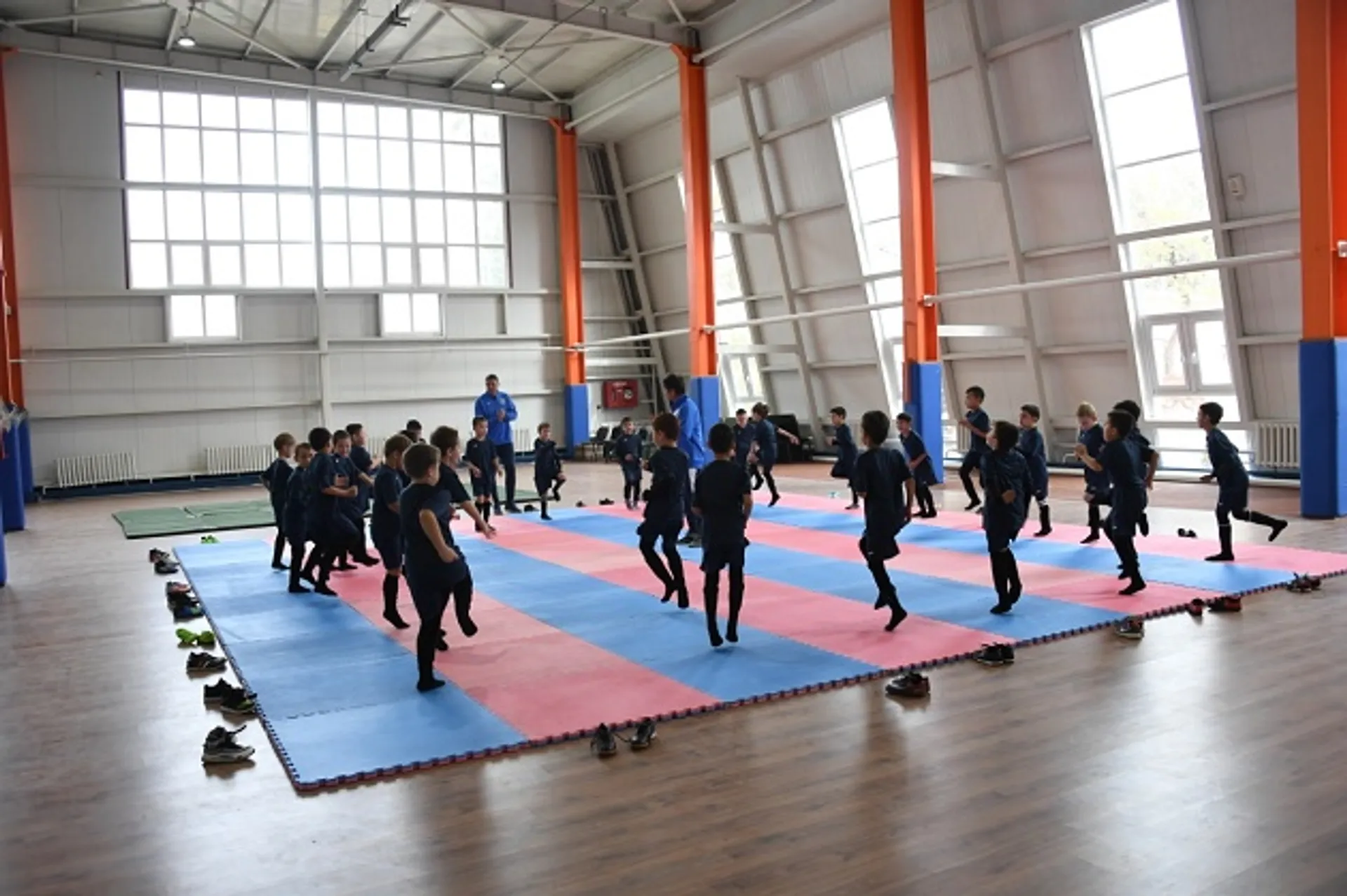 Капитал - Детский футбольный центр по европейским стандартам открылся в Алматы