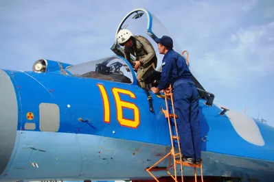 Казахстанским военным летчикам повысят зарплату