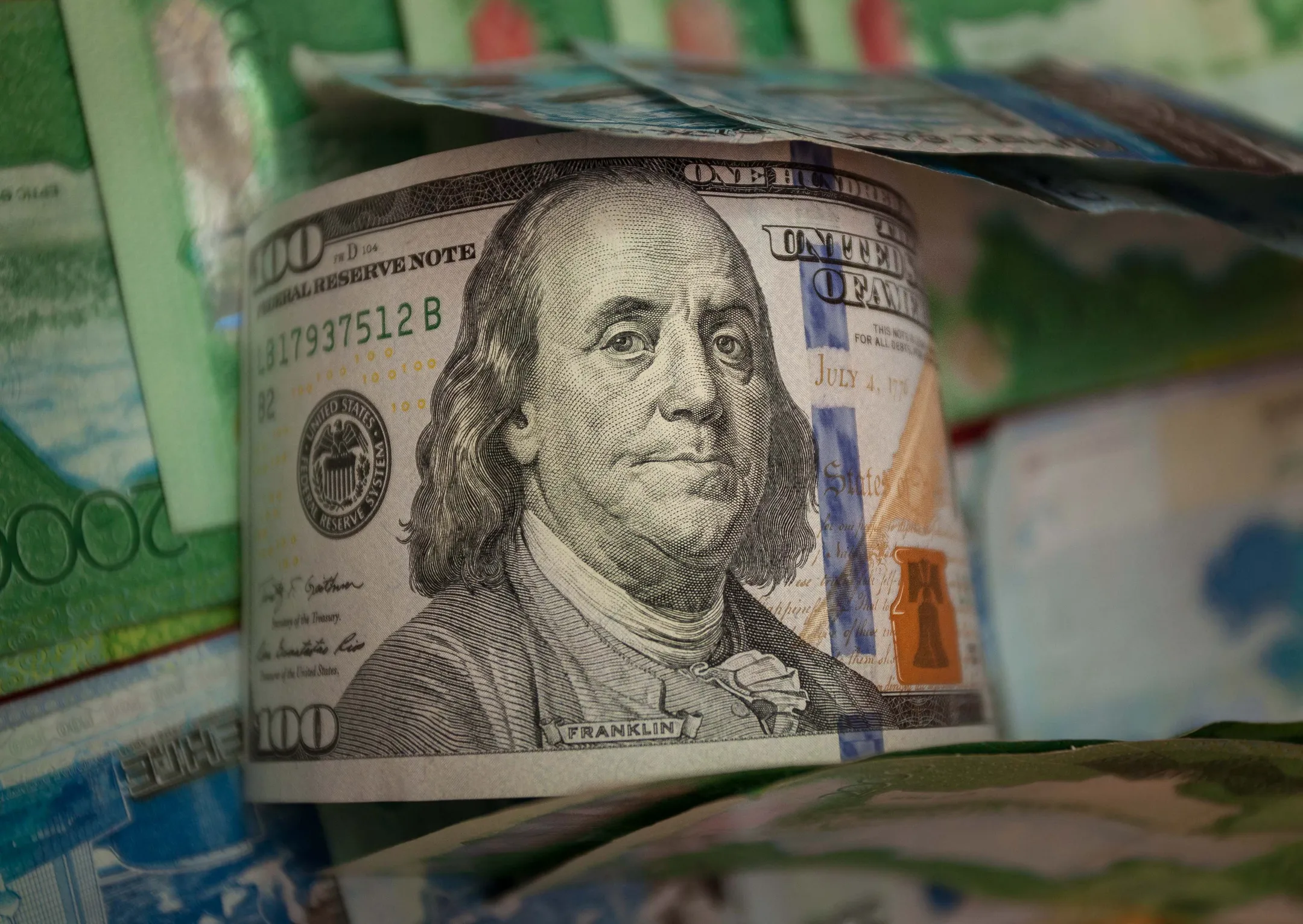 В августе обменники продали валюты на 491,5 млрд тенге - Image Kapital.kz