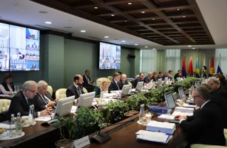 Капитал - ЕЭК продлила лимит беспошлинного ввоза товаров в 1000 евро