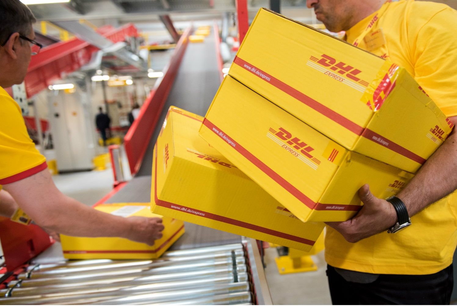 DHL сделала доставку «от двери к двери» целой индустрией - Kapital.kz