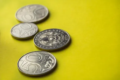 Капитал - Курс доллара вырос почти до 380 тенге