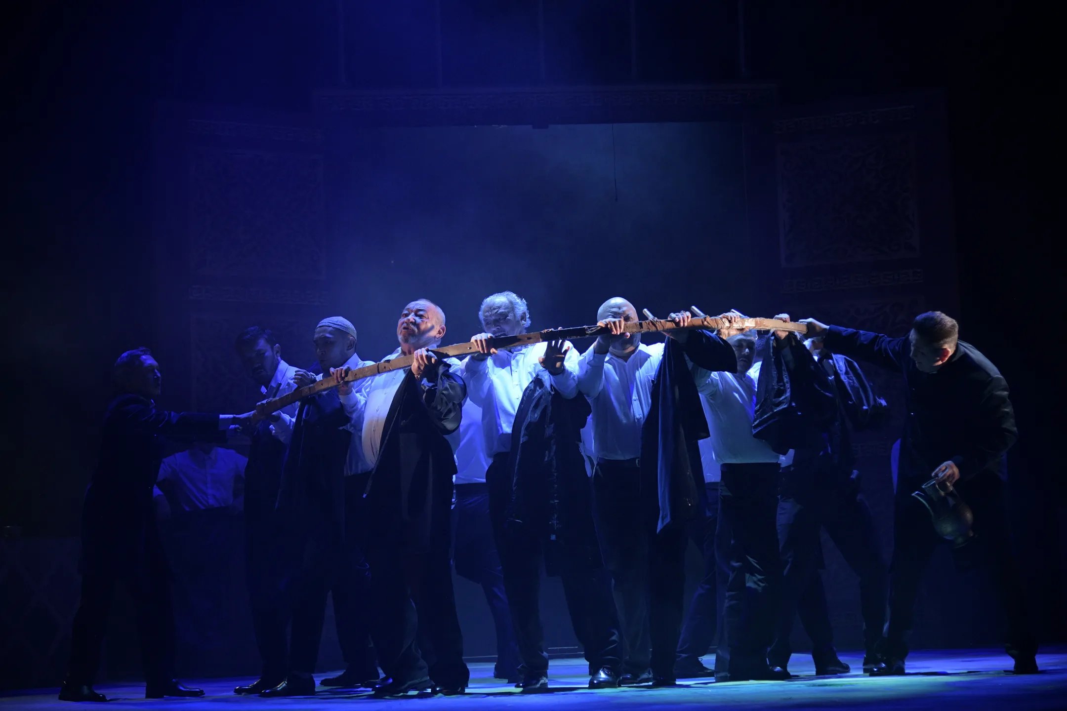  Национальный театр драмы имени М.Ауэзова 