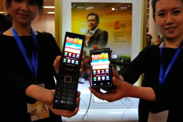 Samsung сделает из Galaxy раскладушку