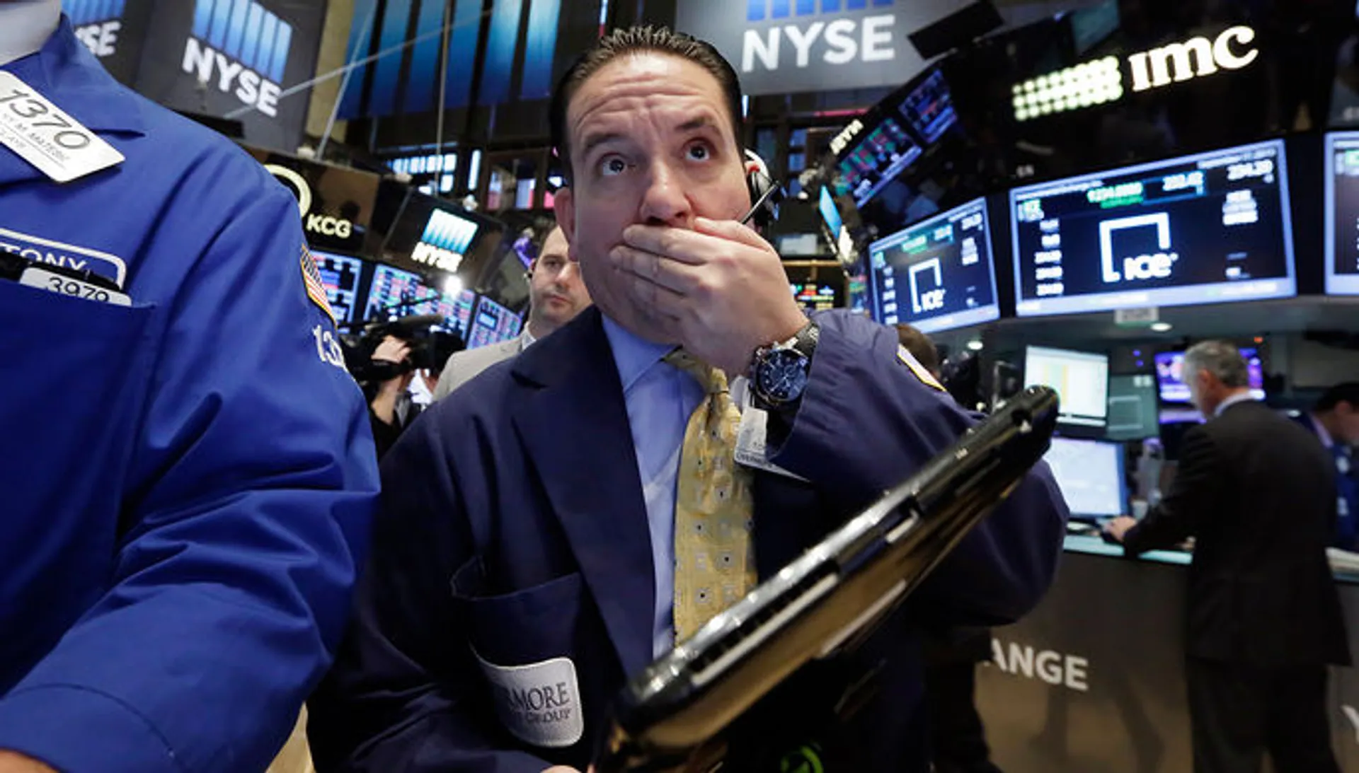 Капитал - Индекс Dow Jones показал рекордное падение за день в истории