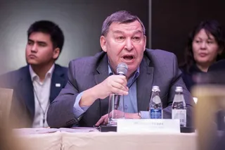 Капитал - 34% казахстанцев хватает денег только на одежду и еду