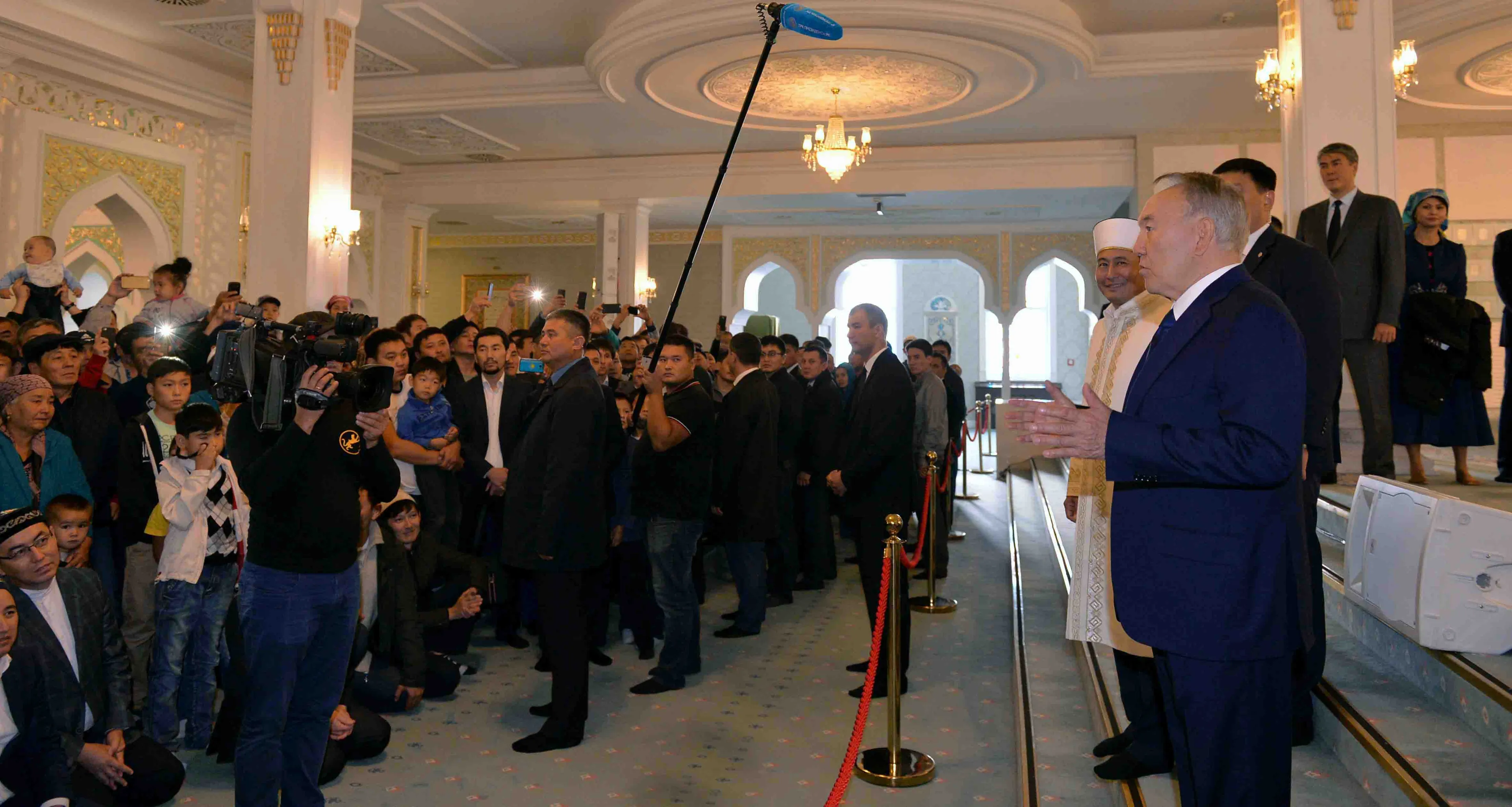 Капитал - Президент поздравил казахстанцев с Курбан айтом