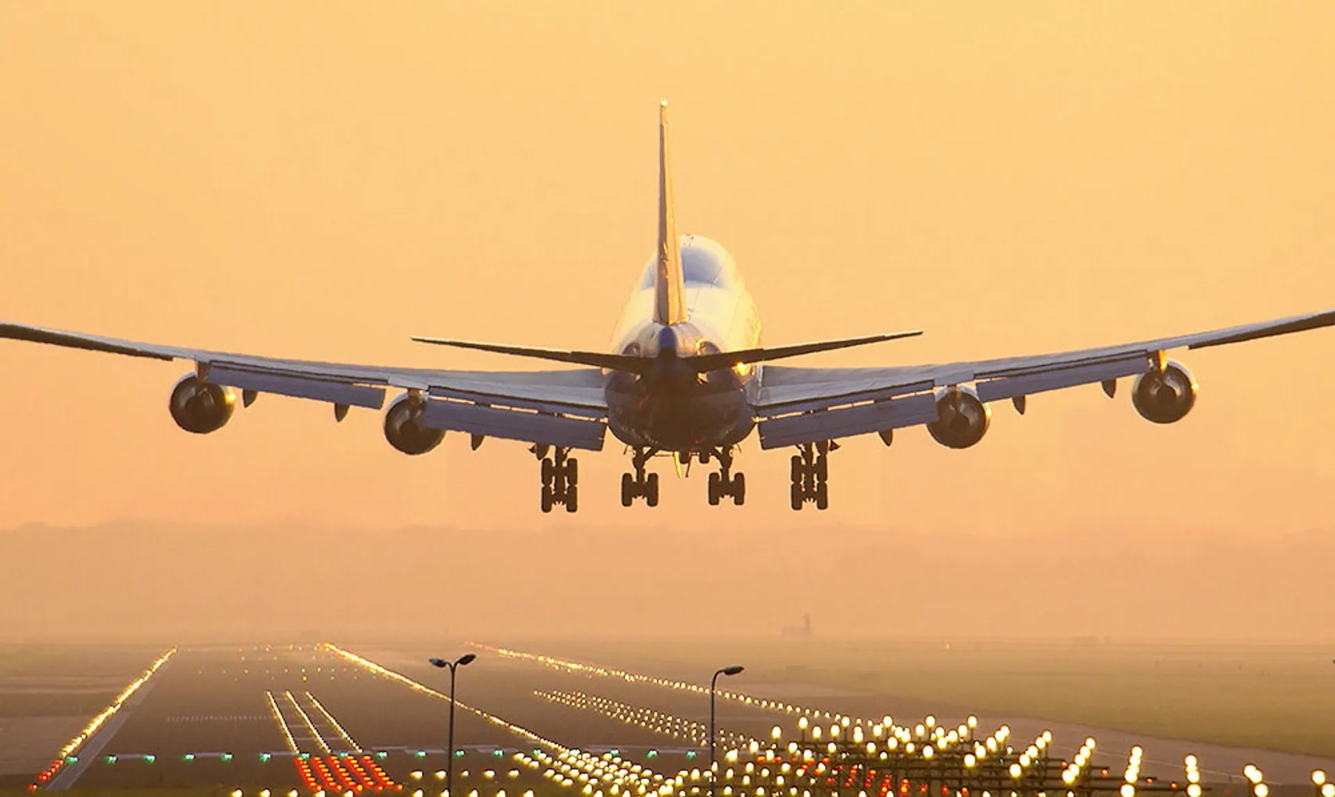 Капитал - В 14 аэропортах реконструировали взлетно-посадочные полосы